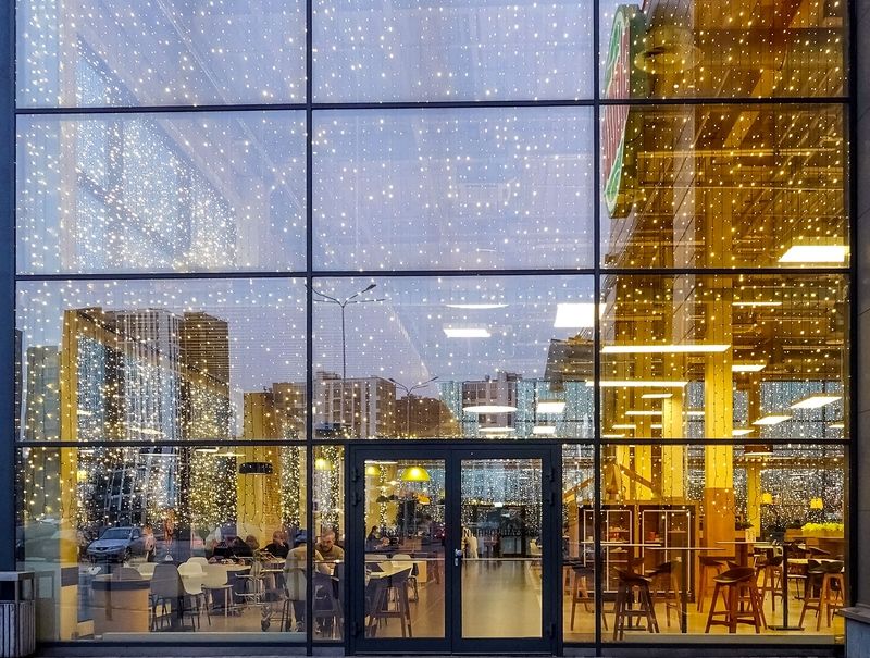 Празднично в кафеphoto preview