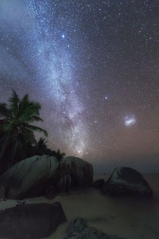 млечный путь, магелланово облако, ночь, сейшелы, пейзаж, seychelles, anse source d\'argent, анс сурс д\'аржан Млечный путь и Магелланово облакоphoto preview