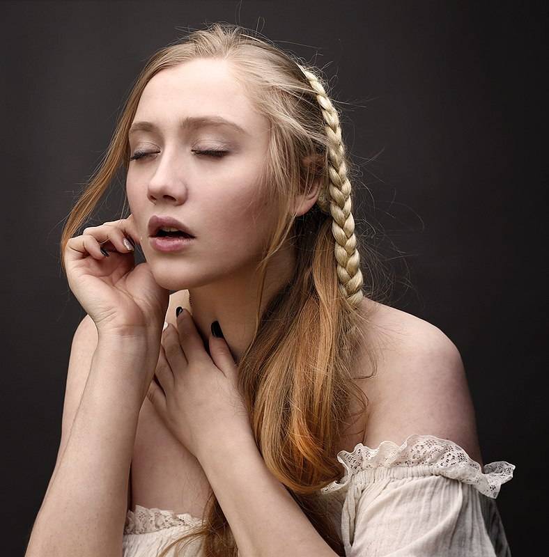 девушка, красивая, портрет, руки, глаза, цвет, свет, фотография, студийная фотография, Постонен Екатерина