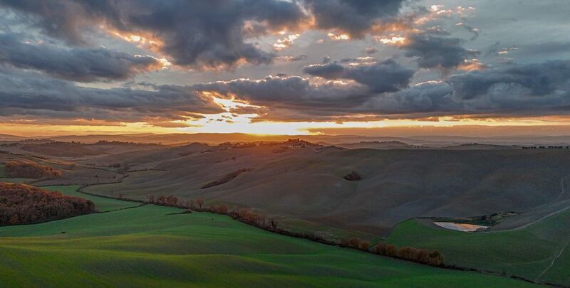 Тосканские холмы на закате. Crete Senesi, Italyphoto preview