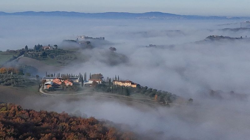 Островки в тумане. Crete Senesi, Italyphoto preview
