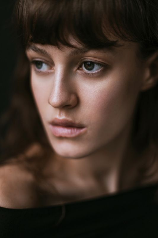 Женский портрет photo preview