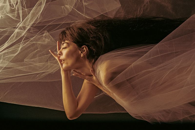 model, wind, studio, Against the Windphoto preview