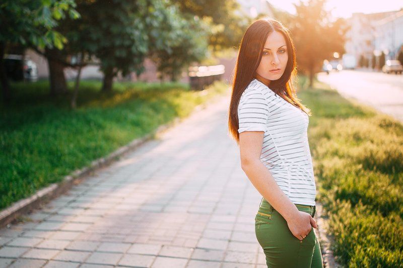 портрет в солнечных лучахphoto preview