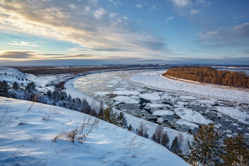 Шуга на реке.photo preview