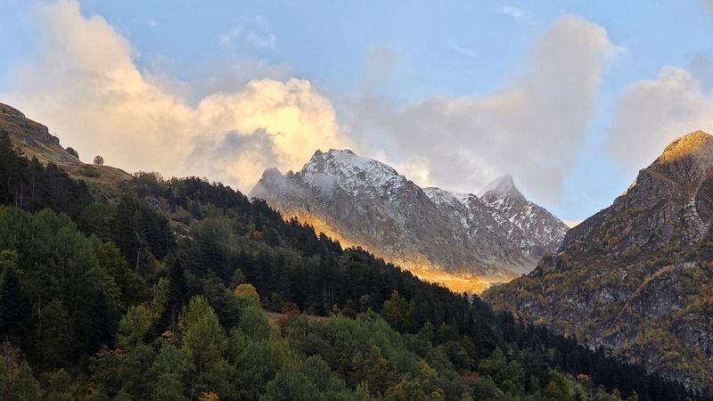 закат в горах закатная лаваphoto preview