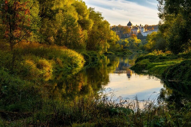 река, московская область, россия, храм, церковь, православие, монастырь, осень, вечер, закат, новый быт Русская осеньphoto preview