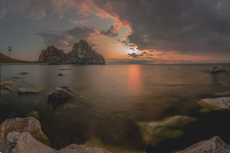 Байкал. Вечер у скалы Шаманка.photo preview