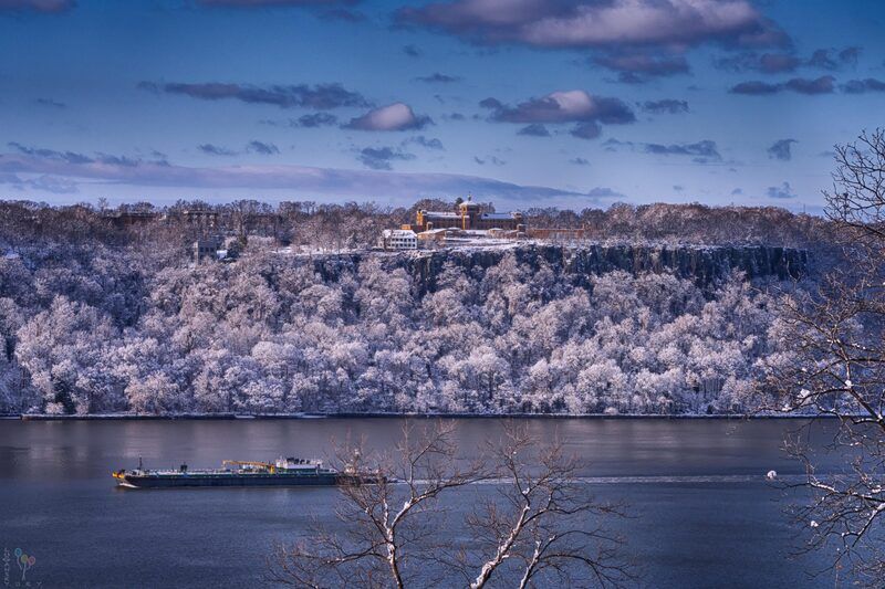 Hudson River in Decemberphoto preview