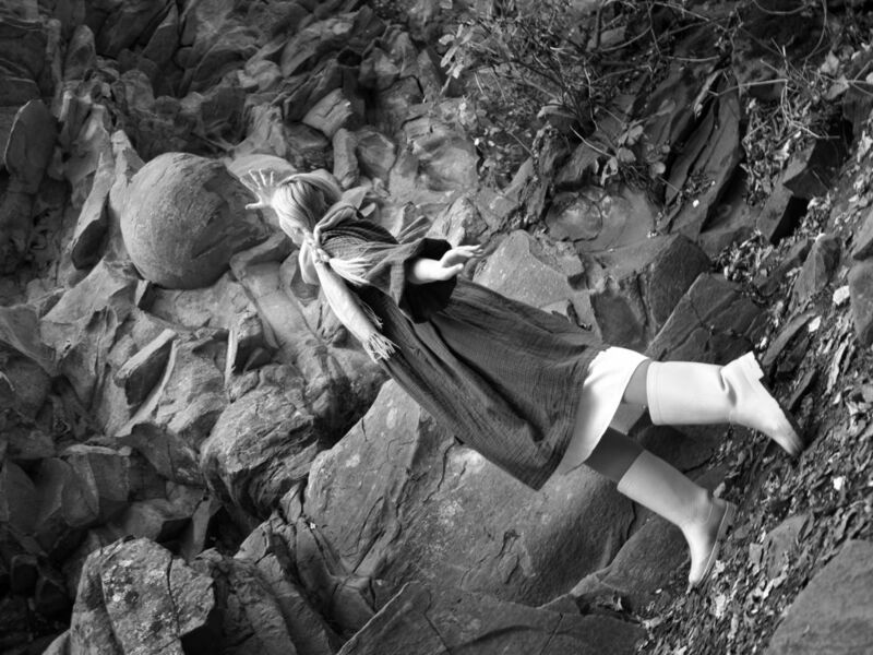 мечта, миры, потеря Не здесь. Не там.photo preview