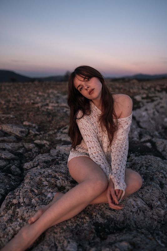 #girl #mountains #rocks #clouds #fog #sunset #outdoors #nature #portrait #landscape #evening #hills #sky #dress #cliff Krisphoto preview