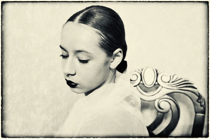 Камин тихонько догораетphoto preview