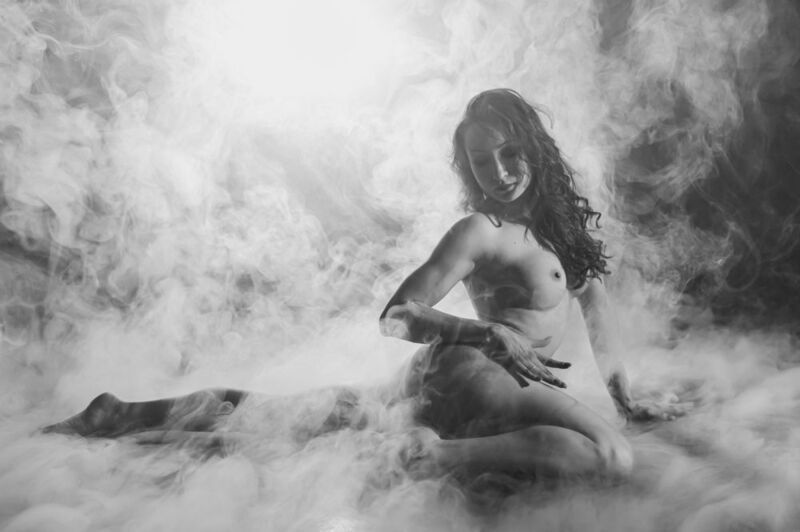 дым, чб, ню, Михаил Решетников, танец, Новосибирск пожарphoto preview