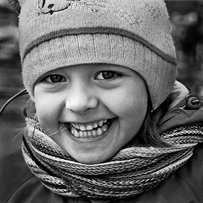 дети, девочка, чб, апатиты, взгляд, улыбка Сияющая улыбка. 2017 годphoto preview