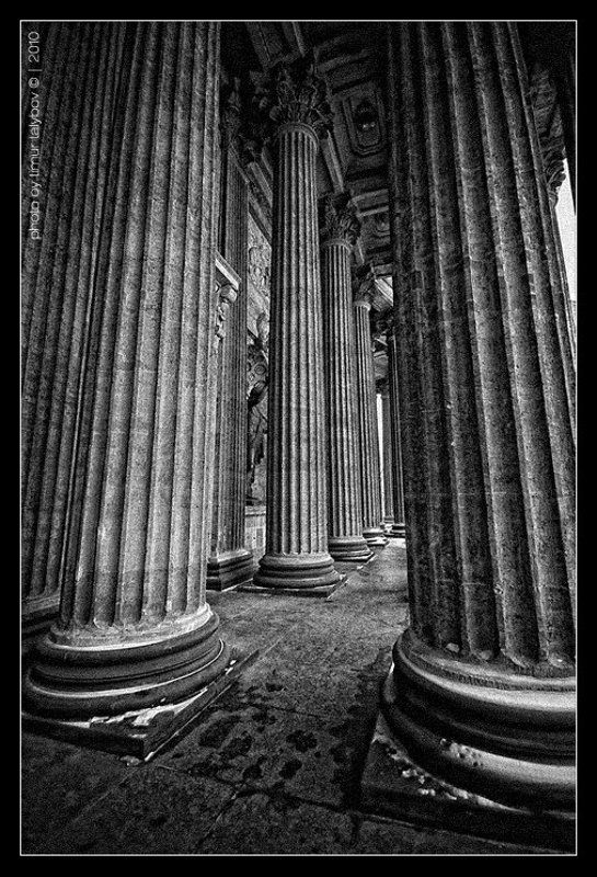 питер, собор казанской иконы божьей матери... Исполины...photo preview