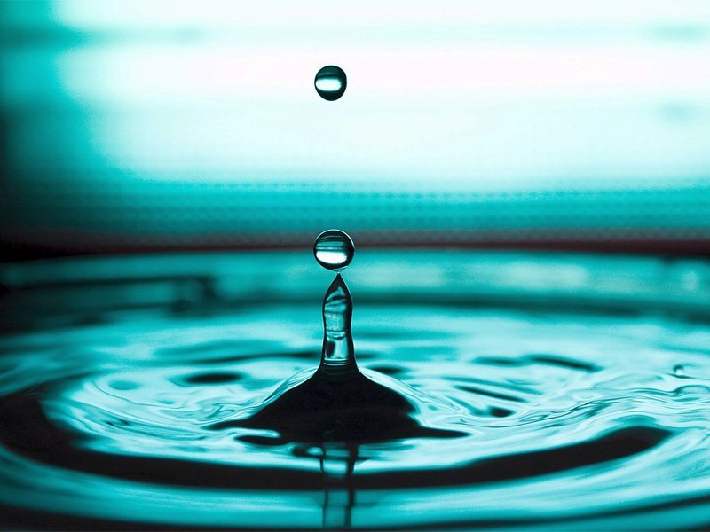 На остриеphoto preview