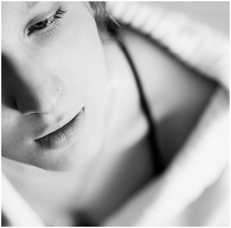 девушка, черно-белое photo preview