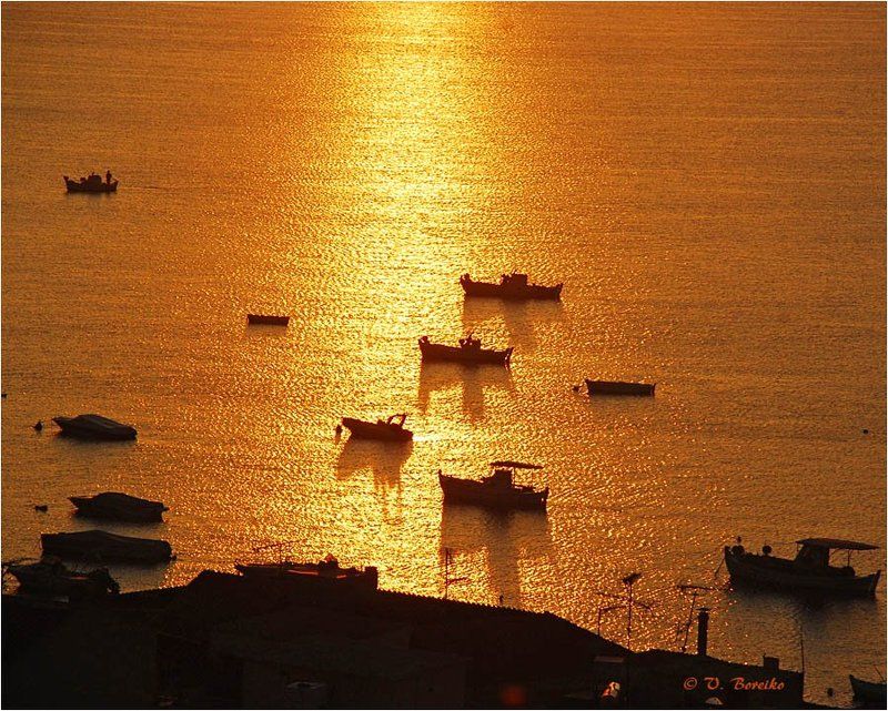 Рыбалка в бухтеphoto preview