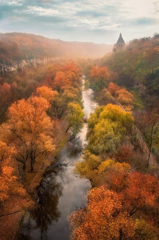 Деревья, Замок, Золотая осень, Каменец-Подольский, Мост, Облака, Отражение, Река, Скалы, Смотрич, Туман, Ущелье речка Смотричphoto preview