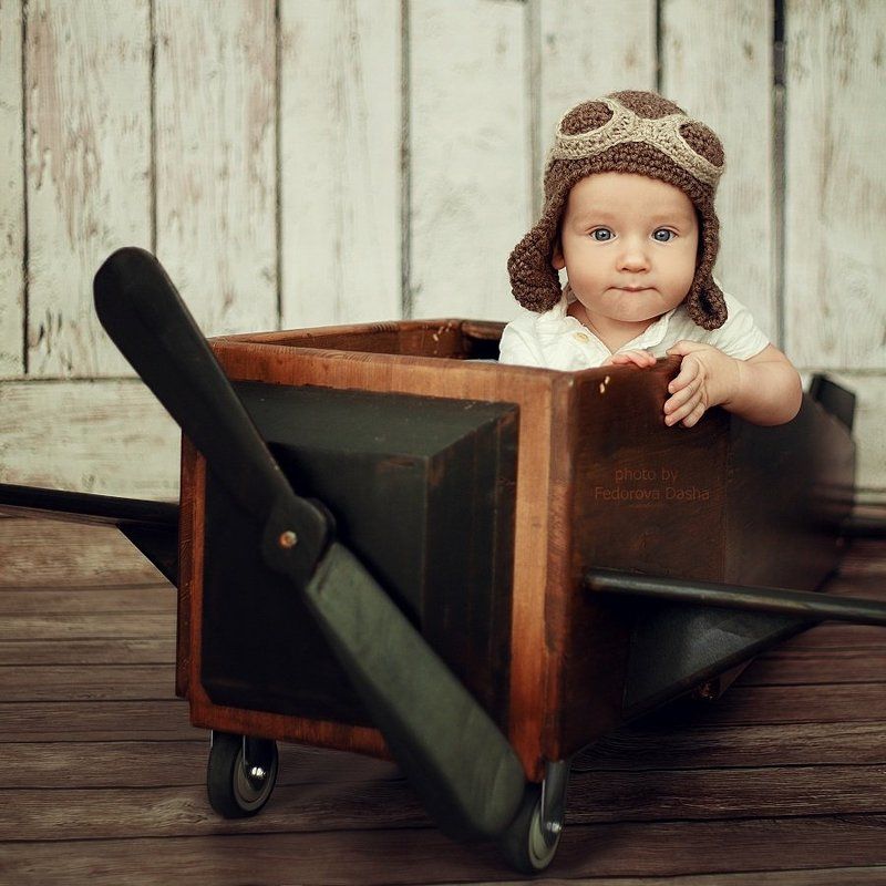 дети ребенок мальчик самолет портрет студия Сашенькаphoto preview