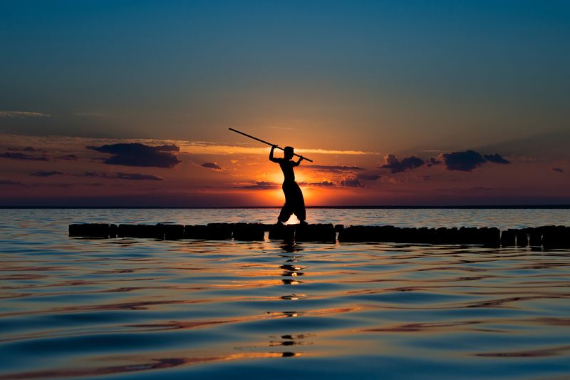 эльтон закат боец fighter озеро lake небо На закатеphoto preview