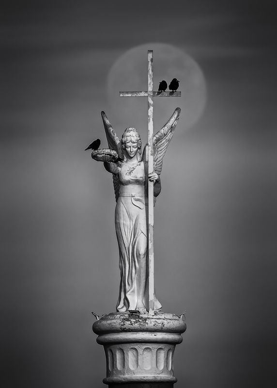 кавказ, кавказские минеральные воды, кмв, ессентуки, луна, полнолуние, статуя, стела, скульптура, fullmoon, moon, черно-белое,  600 мм Ника Викторияphoto preview