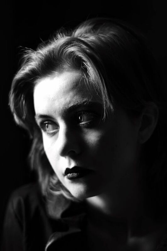 И всё, о чём молчишь, неоспоримоphoto preview