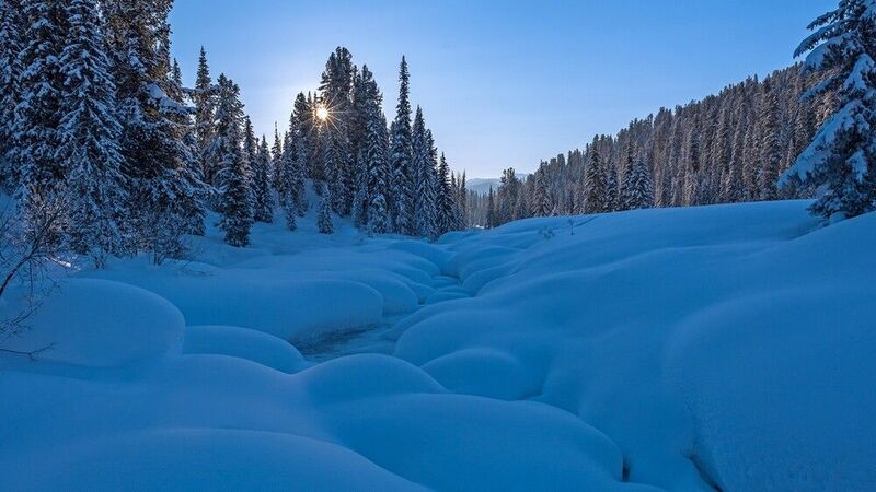 ергаки, луг, река, зима, снег, сугробы, ручей, лед, иней, кухта, солнце, лучи Минус 35photo preview
