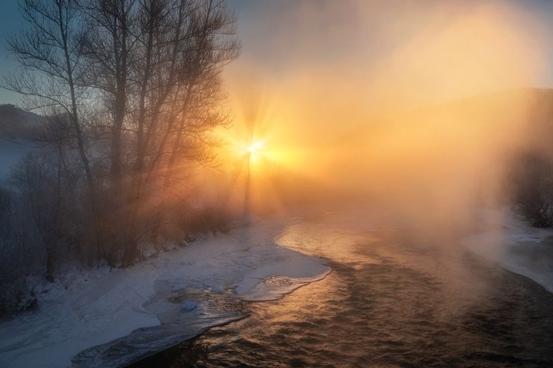 алтайский край, солонешенский район, предгорья, алтайское холмогорье, зима в предгорьях, солонешье, ануй, куржак, рассвет Горячее солнце декабряphoto preview