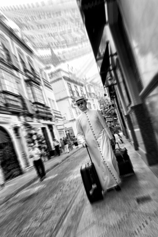 мадрид, испания, улица, прохожий, важная персона Важныйphoto preview