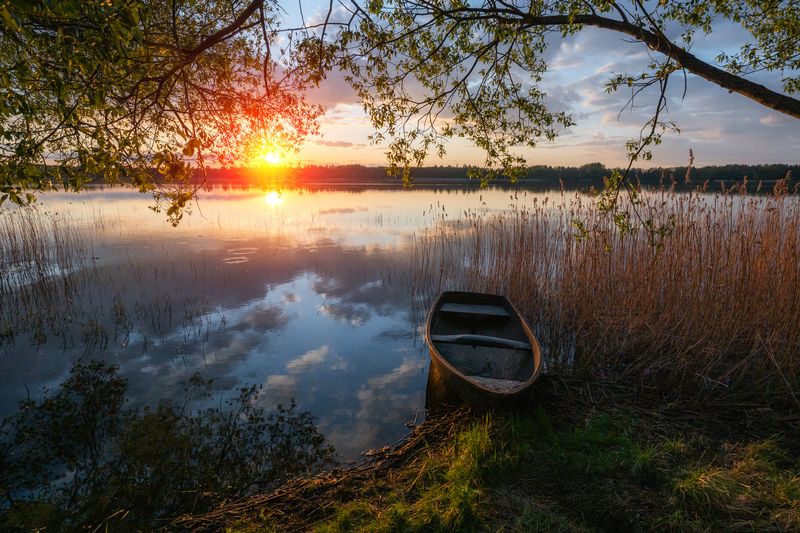 Sunny lakephoto preview