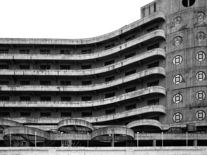 бетон, смерть, идеалы, геометрия Городской монстрphoto preview