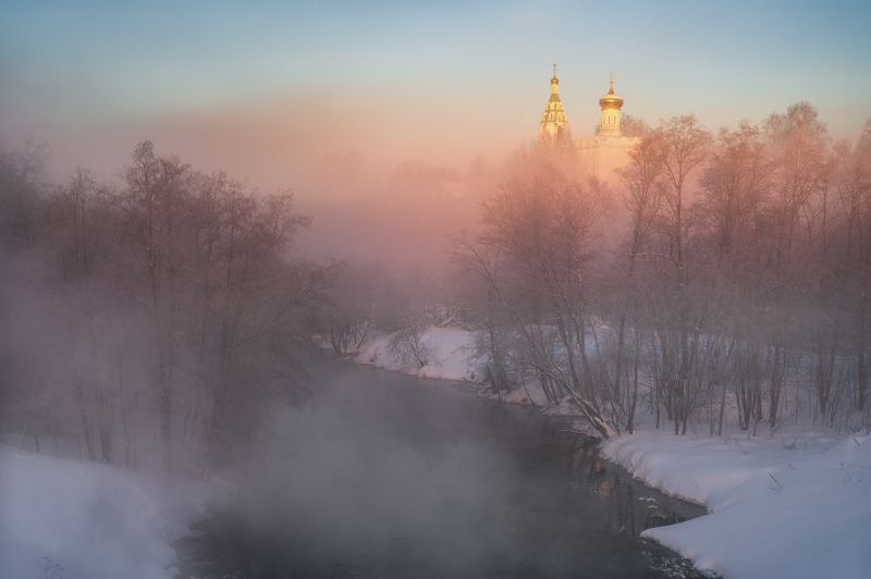 россия, истра, мороз, зима, утро, храм, церковь, туман, река, бужарово Историю зимнего утраphoto preview