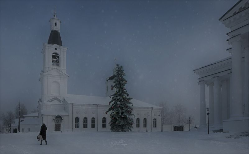 ёлка церковь колокольня женщина Новогодние зарисовкиphoto preview