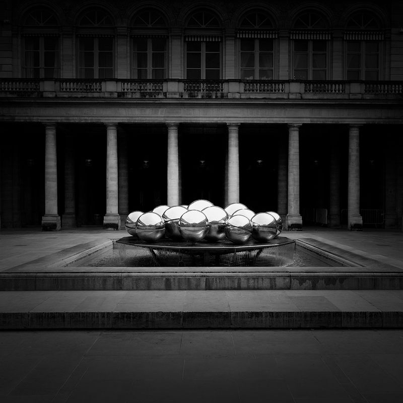 Fontaines de Pol Bury-Sphérades- Palais Royal 1photo preview