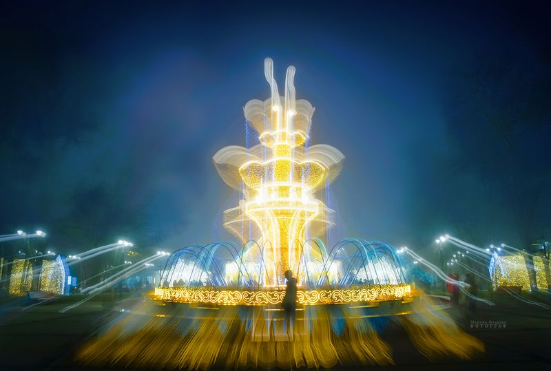 фонтан, город, зима, новый год, праздники Ледяной фонтанphoto preview