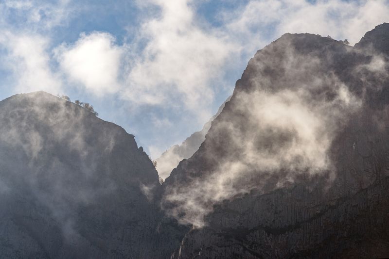 облака и горы танец облаковphoto preview