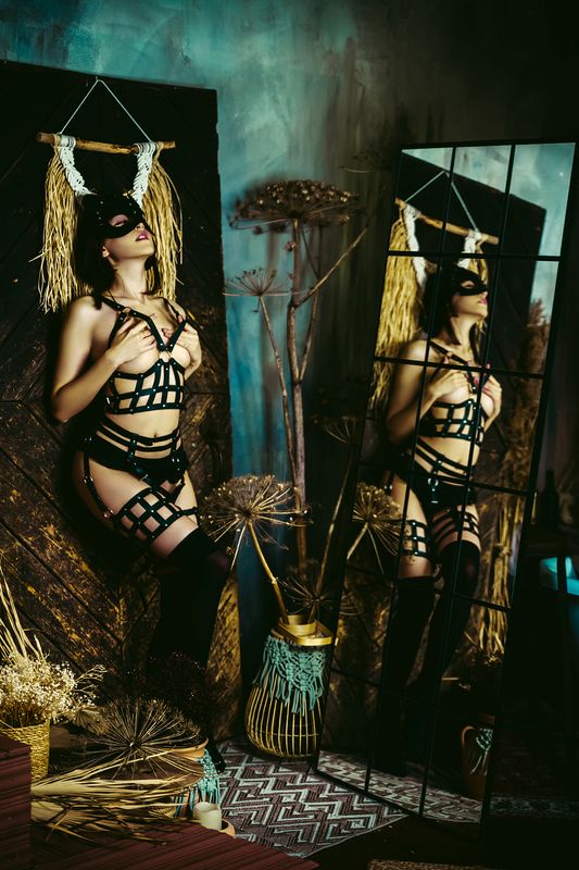 woman, portrait, fashion, beauty, indoors, glamour Where mirrors tell the truthphoto preview