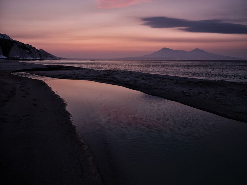 Итуруп Курилы Сахалин Белые скалы закат море дальний восток вулкан *** фото превью
