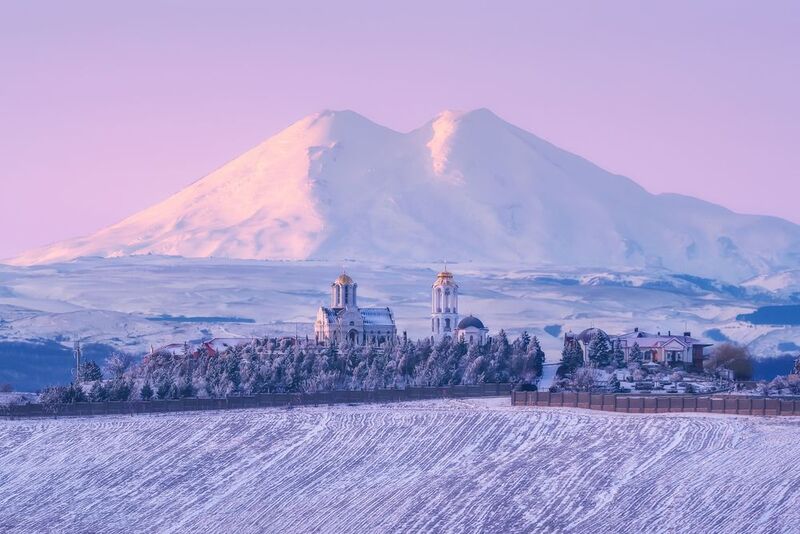 кавказ, кмв, кавказские минеральные воды, горы, зимний рассвет, эльбрус, рассвет в горах, горы на рассвете, храм, монастырь, monastery Рождественское утроphoto preview