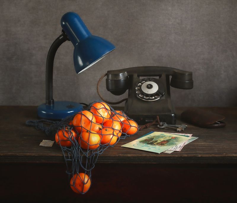 натюрморт, фотонатюрморт, still life, stillifefoto, зима, мандарины, телефон, ретро_натюрморт, наталья_казанцева 2 дня до праздника (другой вариант) фото превью