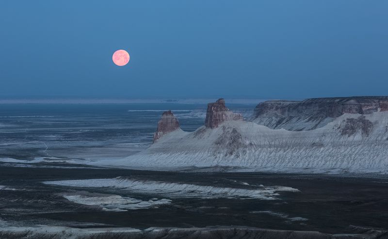 Босжира, Казахстан, Устюрт Полнолуние в урочище Босжира.photo preview