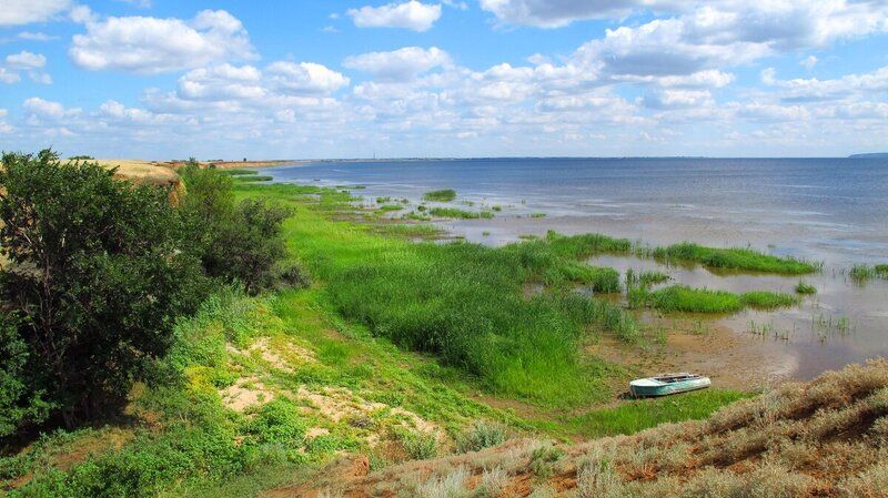 Волга, брошенная лодка 2011 годphoto preview