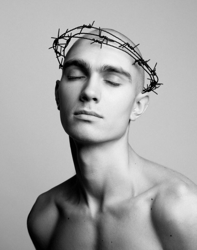 Estrangementphoto preview