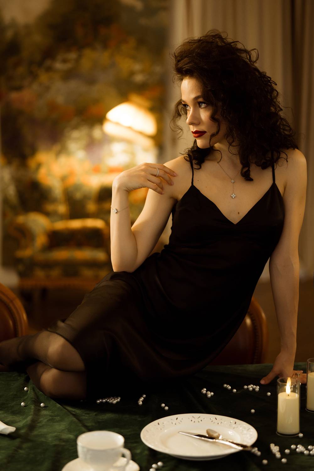 Evening. Автор: Светлана женский портрет, соблазн, изгибы, вечер, томно,девушка, портрет, портрет, глаза, взгяд,свет, художественный,, Светлана