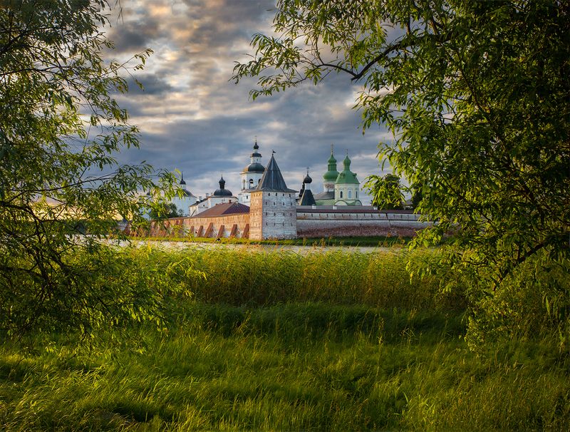 монастырь, озеро, кириллов, башня Вид на монастырьphoto preview