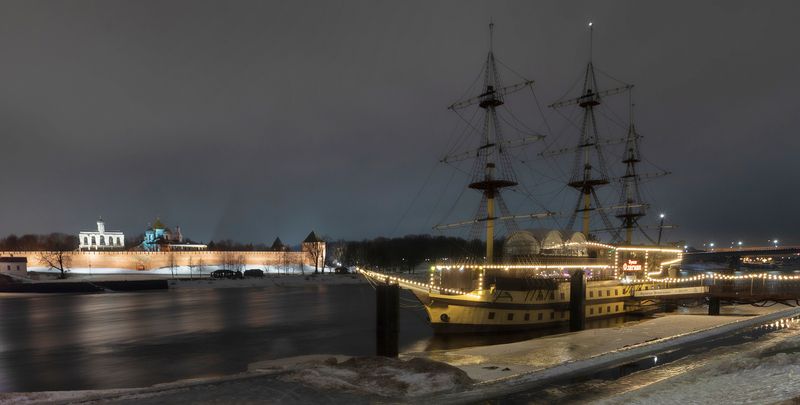 великий новгород,наб.александра невского,кремль,р-н фрегат Великий Новгород фото превью