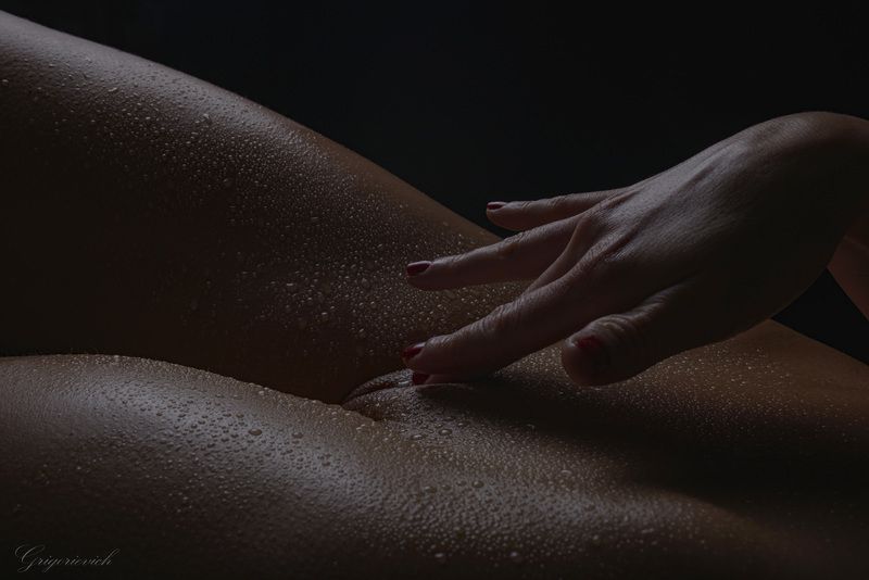 девушка. капли. красота. кожа, вода. тень Без названия.photo preview