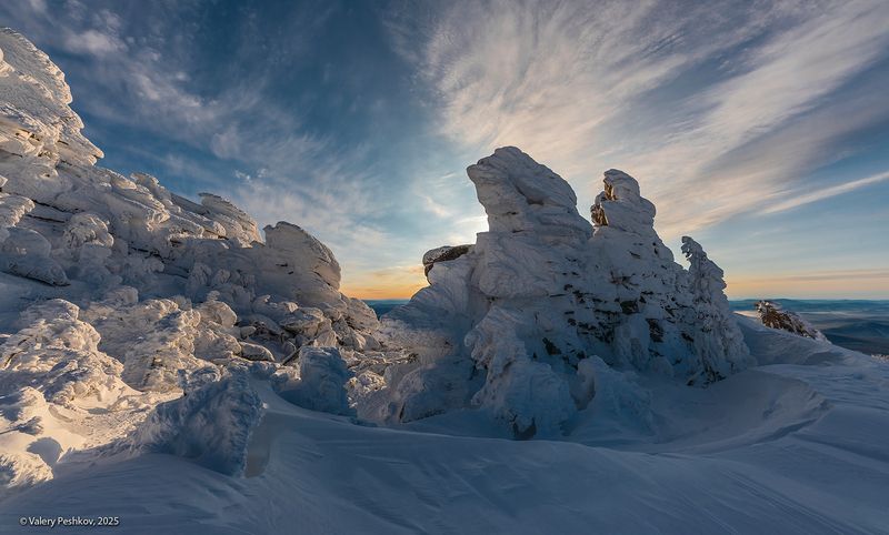 шерегеш, утро, скалы верблюды, иней, пихты, кедры, снег, гора шатёр, горная шория, мороз, зима, сибирь Врата в царство Снежной Королевыphoto preview
