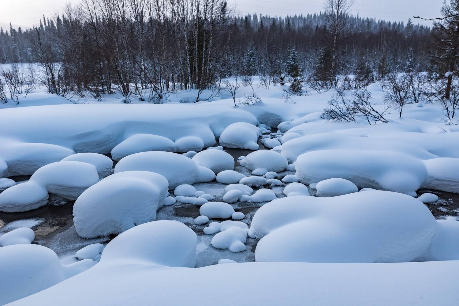 ручей, зима, снег, камни, шапки, вода, Мальцев Юрий